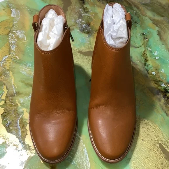 Madewell “The Billie Boot in Leather” English Saddle Color - Picture 2 of 11